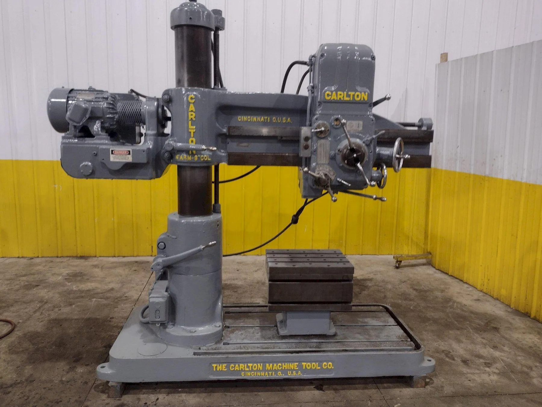 4' X 9: CARLTON 1A RADIAL ARM DRILL. STOCK # 0992325