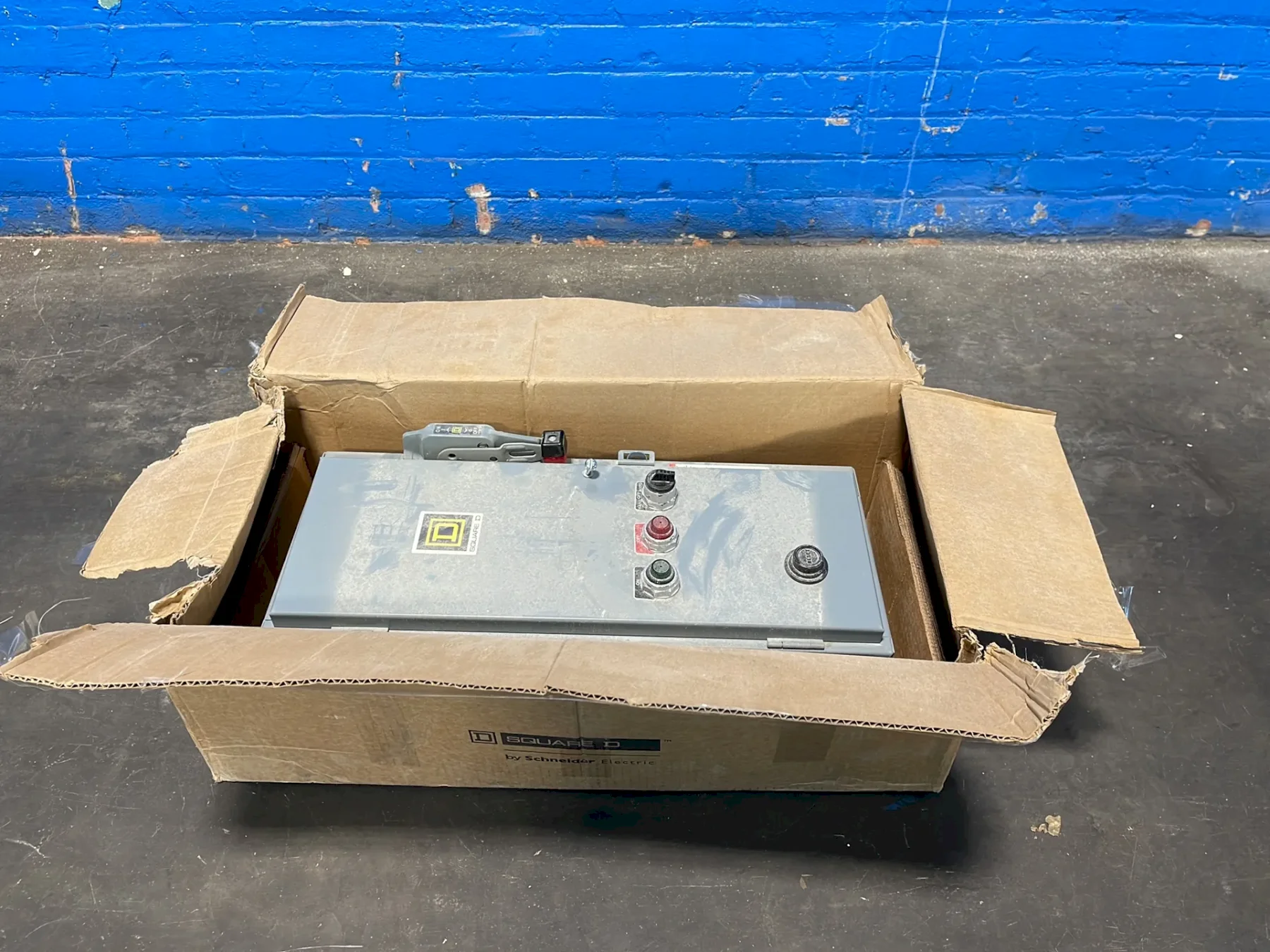 SQUARE D 5 HP AC COMBINATION MOTOR STARTER  -  8538SBG33V01CH309P92SX22Y74