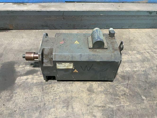 SIEMENS SERVO MOTOR   -  1FT6105-8AF71-3AA2