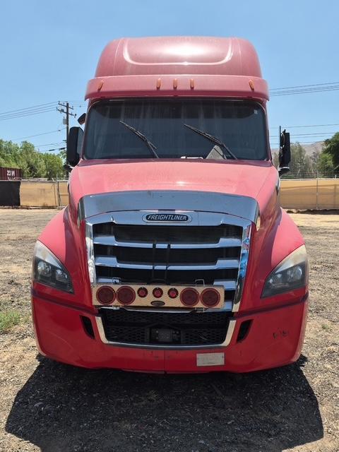 Freightliner Cascadia Sleeper Semi, 2019 – Tandem Axle Class 8 Tractor
