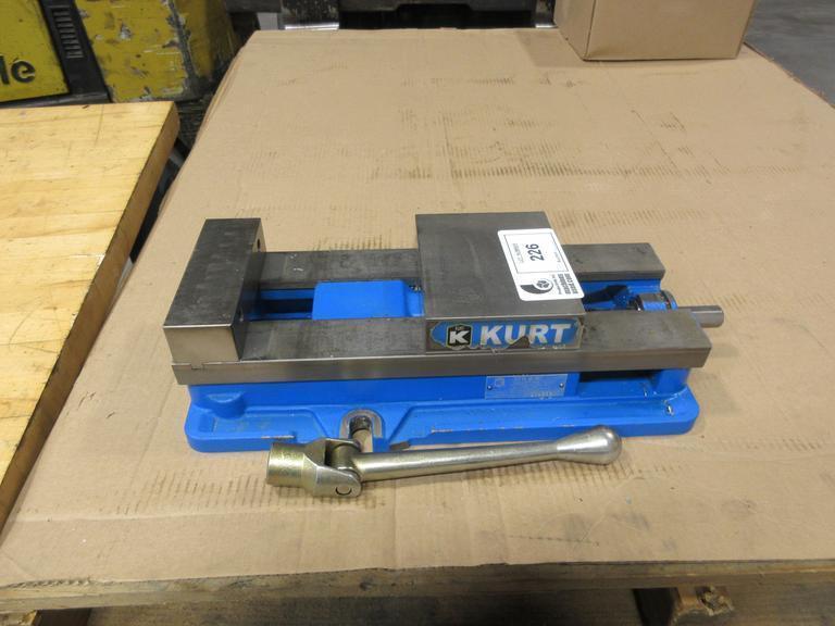 Kurt D688 6" AngLock CNC Milling Vise – w/ Handle- Auction Item