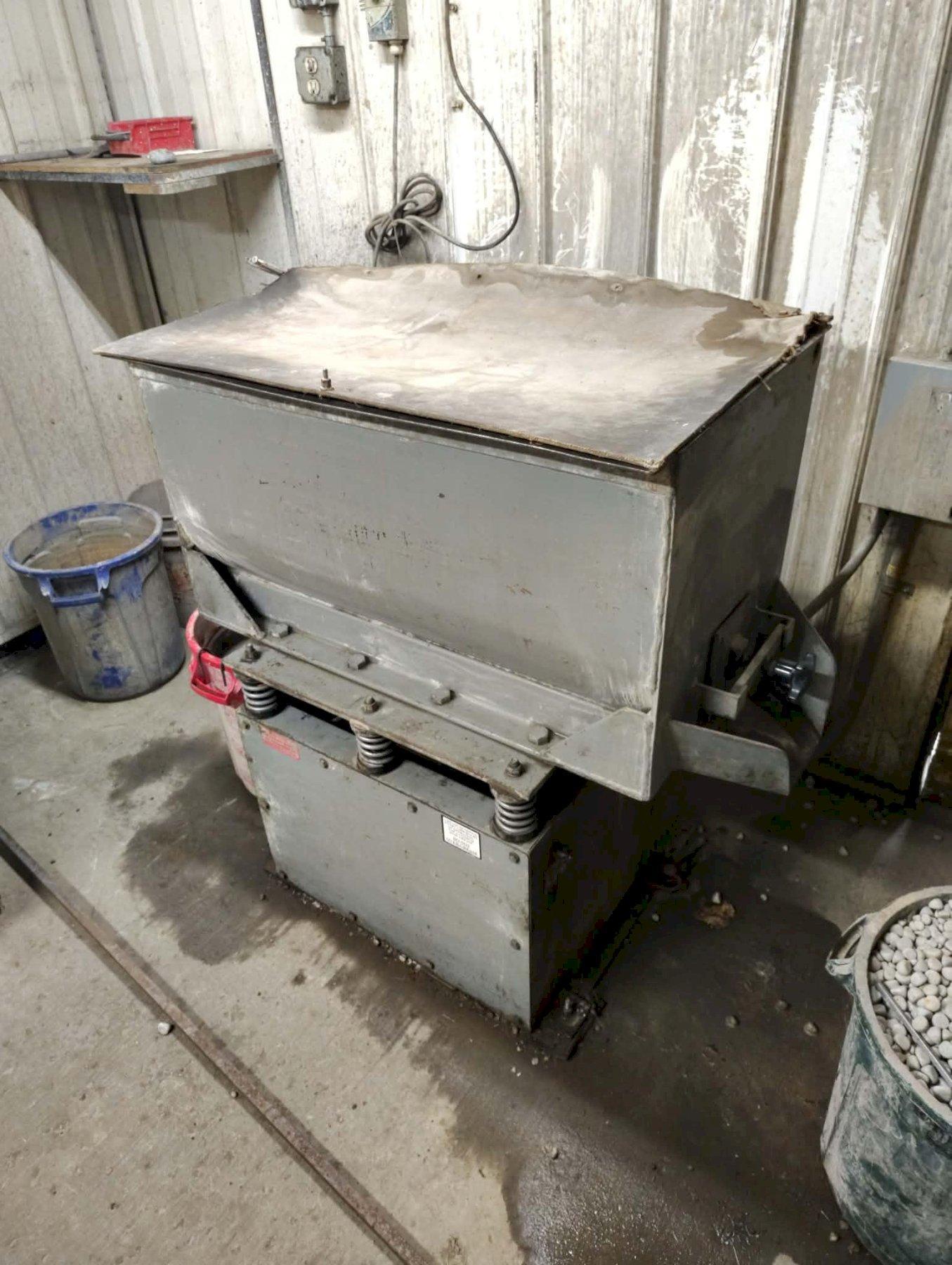 Mr. Deburr DB600 Vibratory Finishing Tank