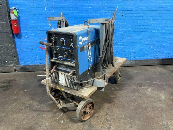 MILLER 70/35 A BOBCAT 225G PLUS WELDER/GENERATOR  -  BOBCAT 225G PLUS