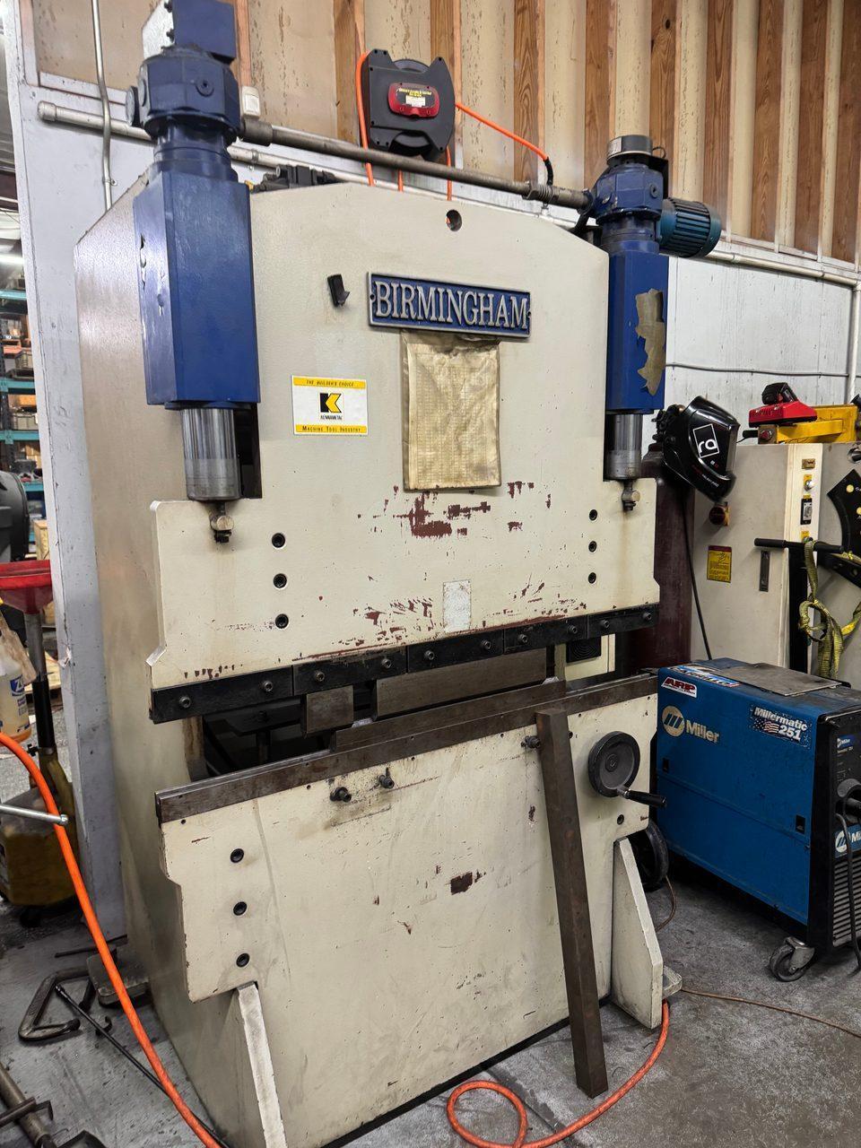 33 Ton x 4′ Birmingham HB-3350 Hydraulic Press Brake, 2004