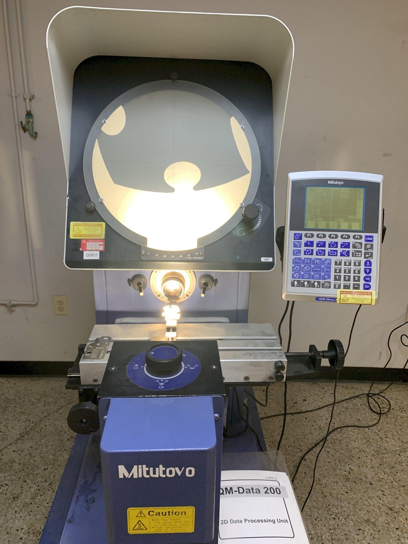 14" MITUTOYO Model PH-14A Bench Top Optical Comparator