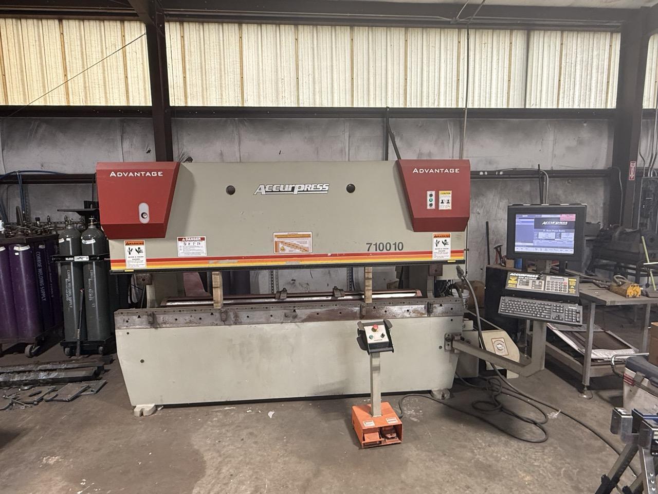 100 Ton x 10′ Accurpress 710010 Press Brake, 2016 – Advantage Package