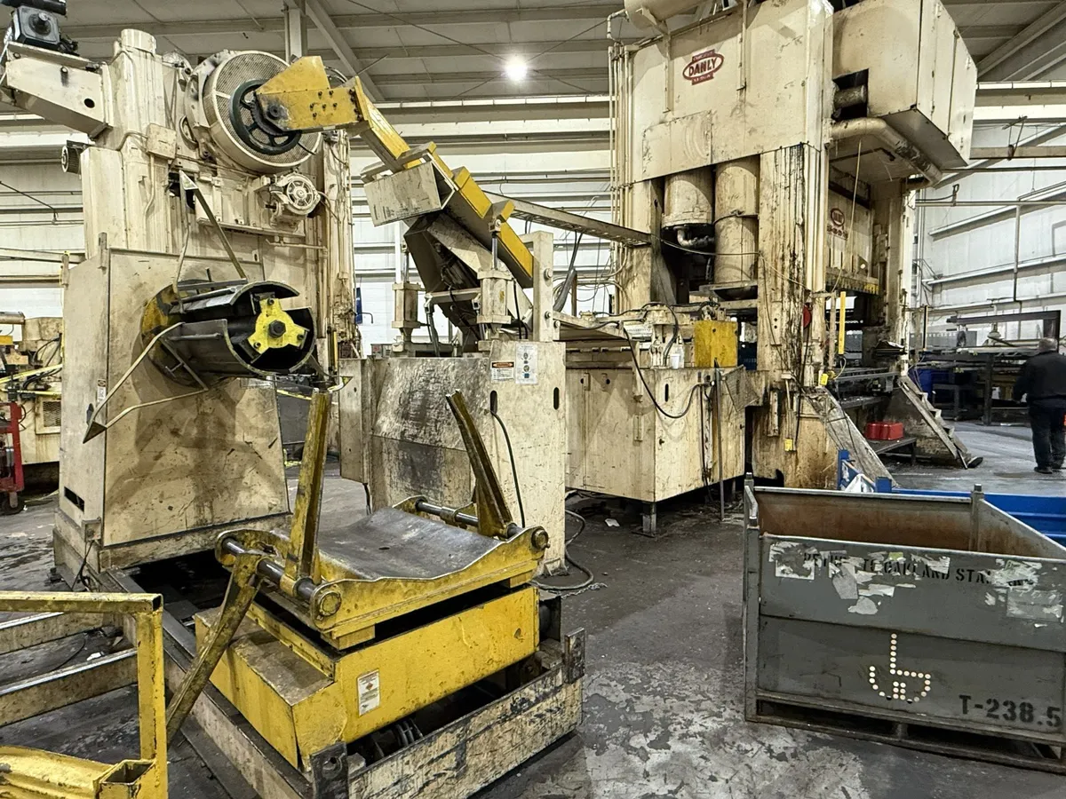 COE PRESS - Space Saver - Coil Feed line 15,000 Lbs. x 30" Wide x .110"