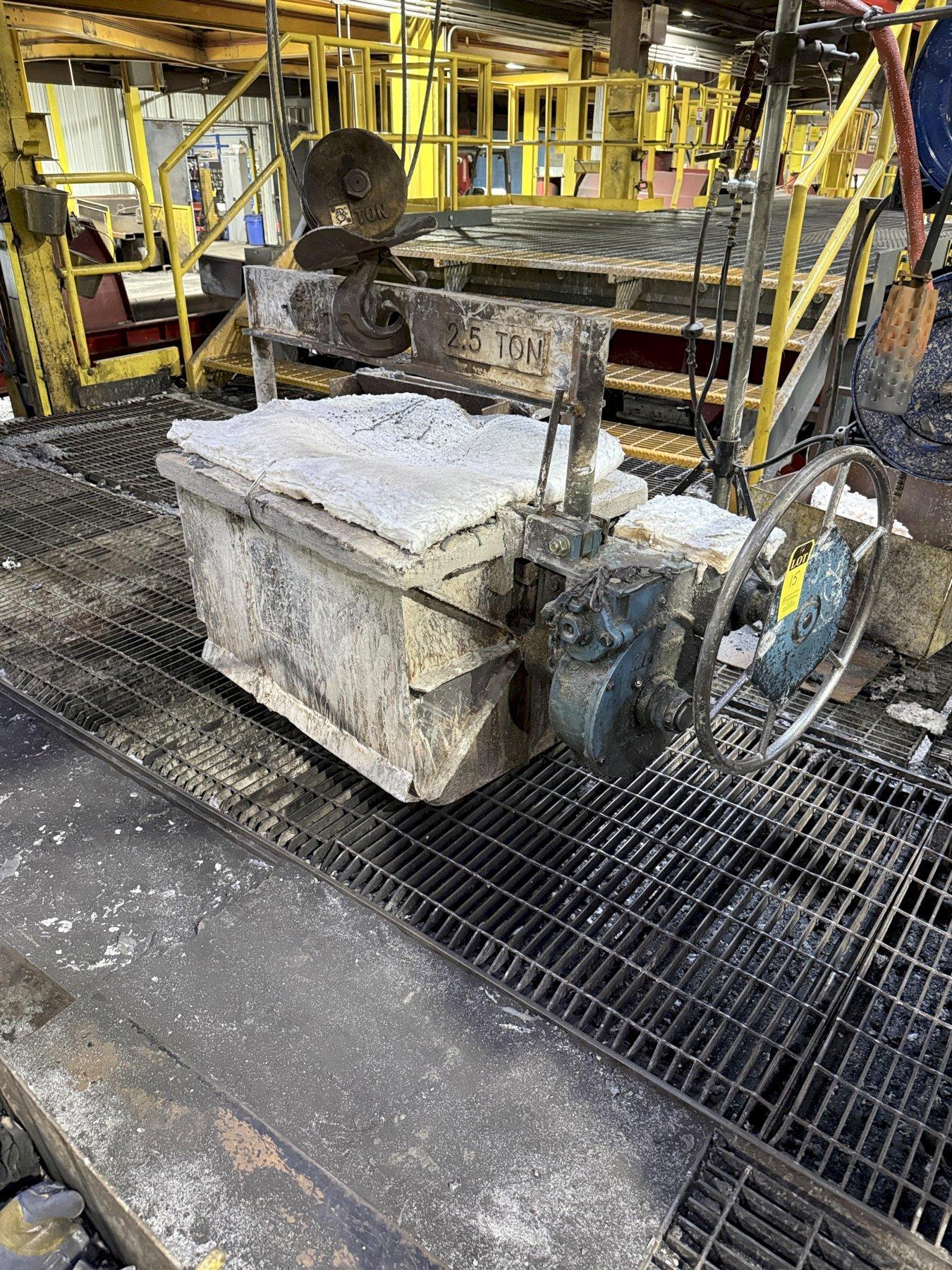 Modern 2.5 ton geared cylindrical ladle