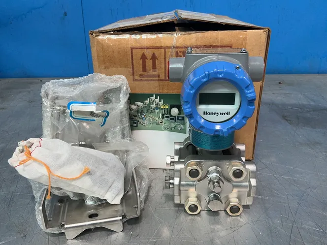 Honeywell 50 Psi Smartline Pressure Transmitter  -  Std810-e1hn6as-1-a-chc-11s-a-2a06-00-0000