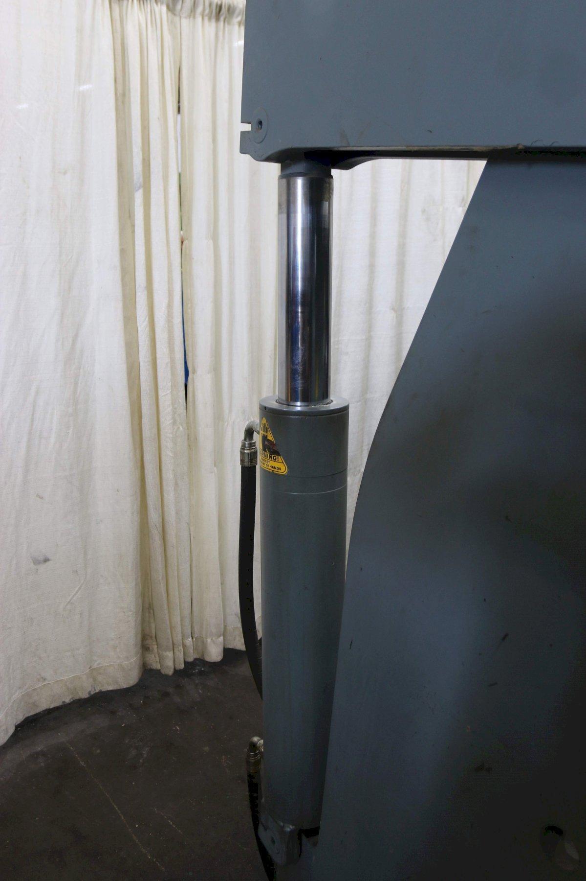 175 TON X 12' ACCURPRESS HYDRAULIC PRESS BRAKE: STOCK #70435