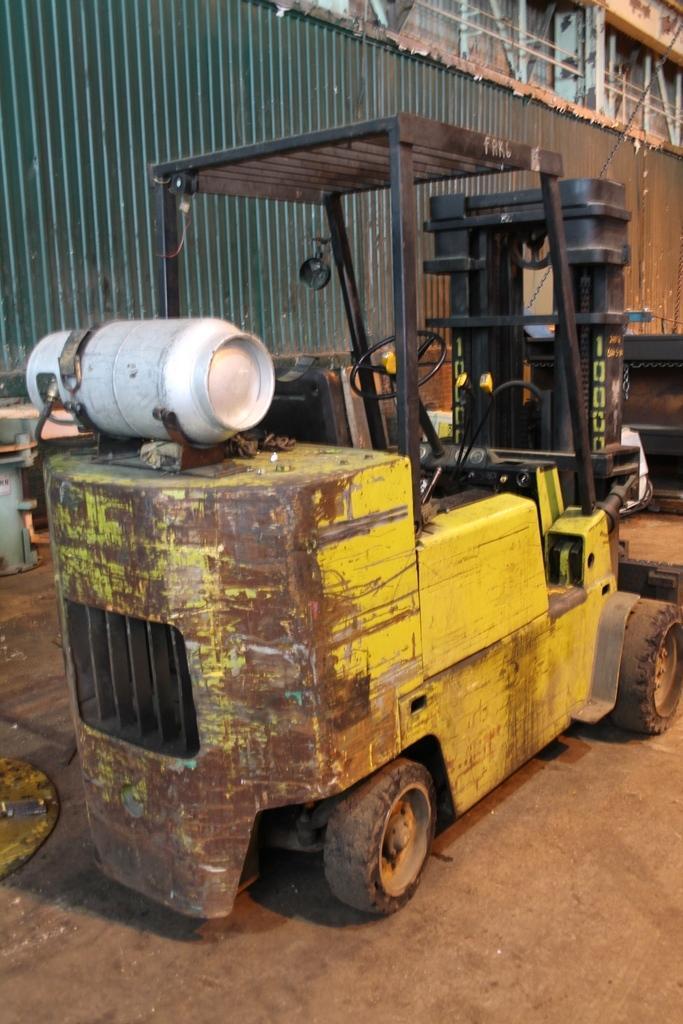 10,000 LBS CLARK PROPANE FORKLIFT: STOCK #56130
