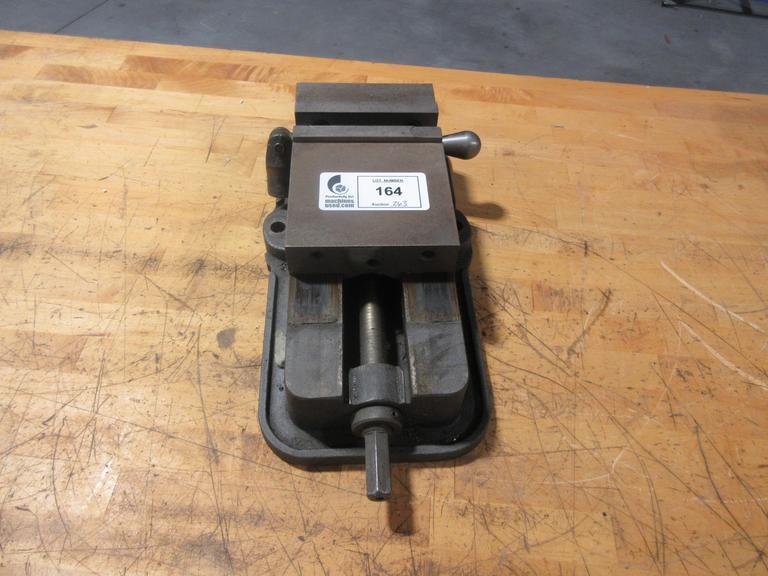 Kurt D-60 6" Machine Vise W/ Jaws & Handle- Auction Item