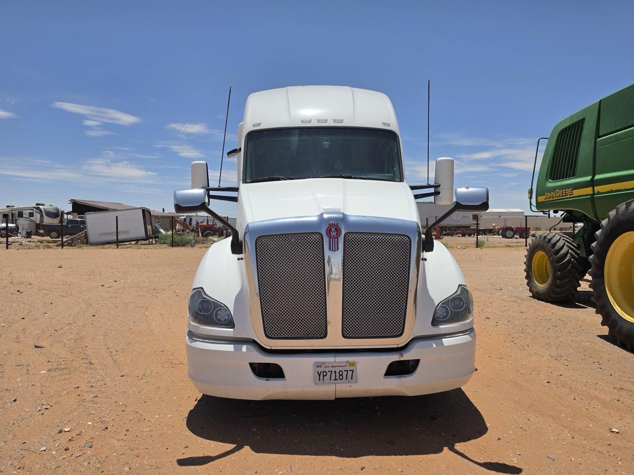 Kenworth T680 Raised Roof Sleeper, 2018 – Cummins ISX Engine
