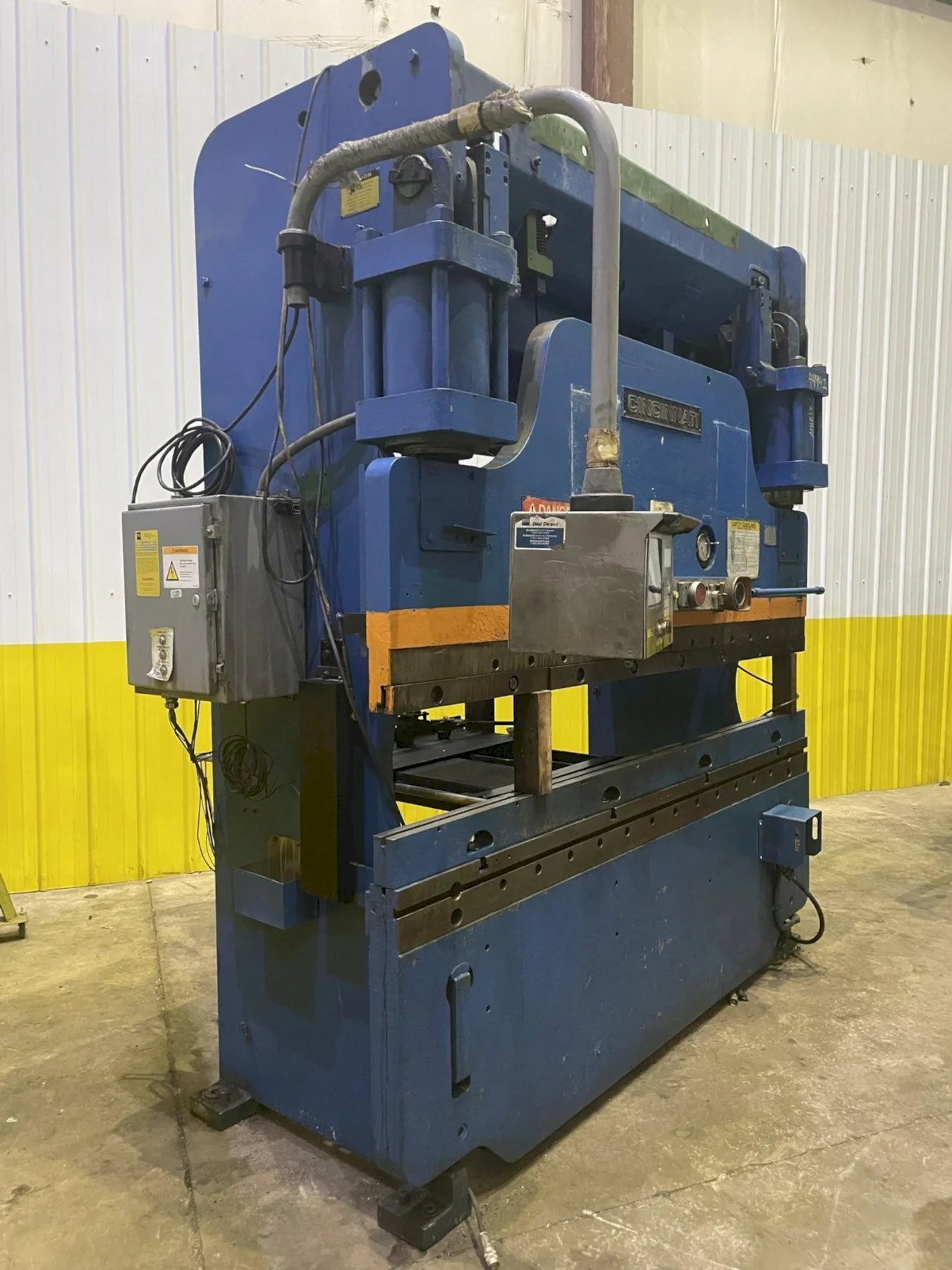 CINCINNATI Hydraulic Brake Press - Precision Bending