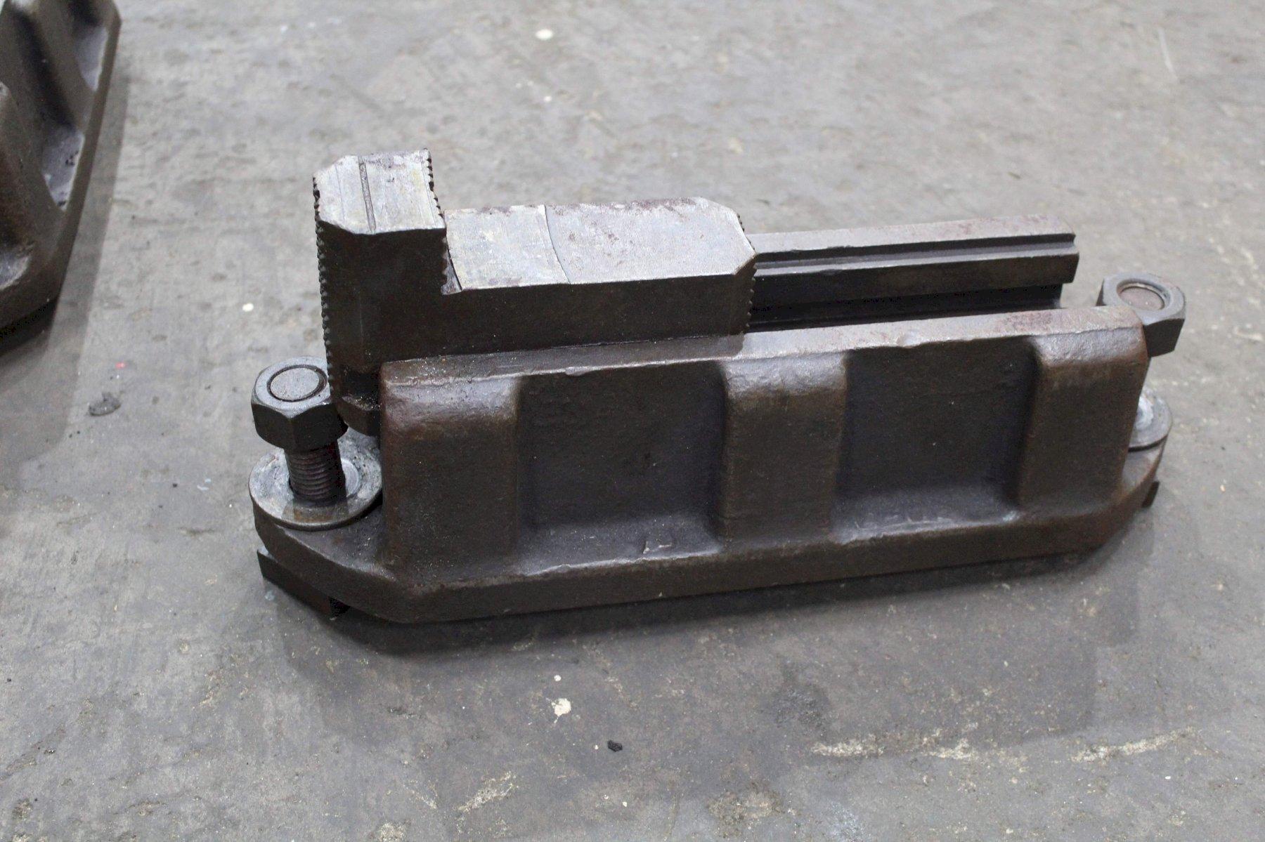 7-1/2' X 2-1/2' CHUCK JAWS: STOCK 72353