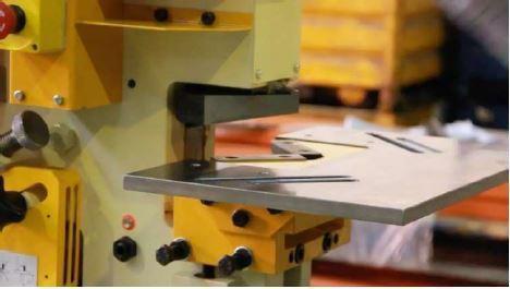 93 Ton, New Geka Hydraulic Ironworker Model Bendicrop 85S - Dual Operator