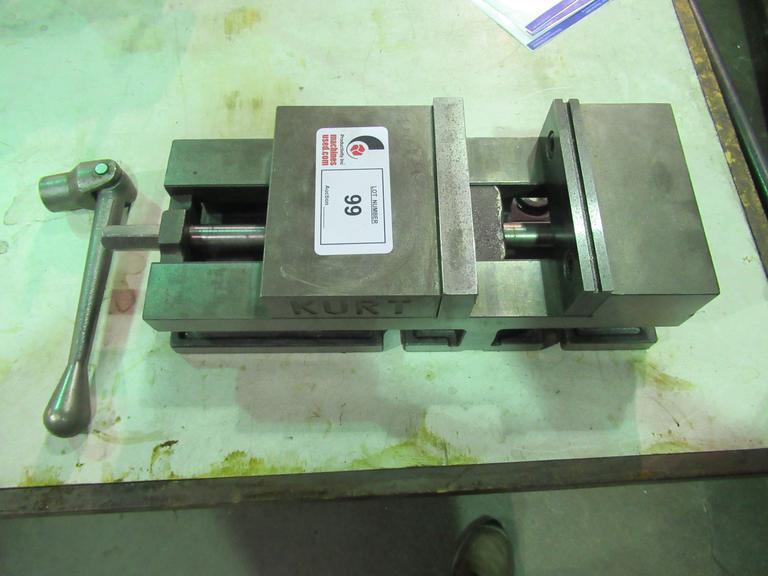 Kurt 3600V Machine Vise with Steel Jaws and Handle- Auction Item
