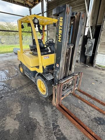 Hyster H70FT 7,000 lb LPG Pneumatic Forklift, 2021 – PSI 2.4L Engine, Powershift, Side Shift