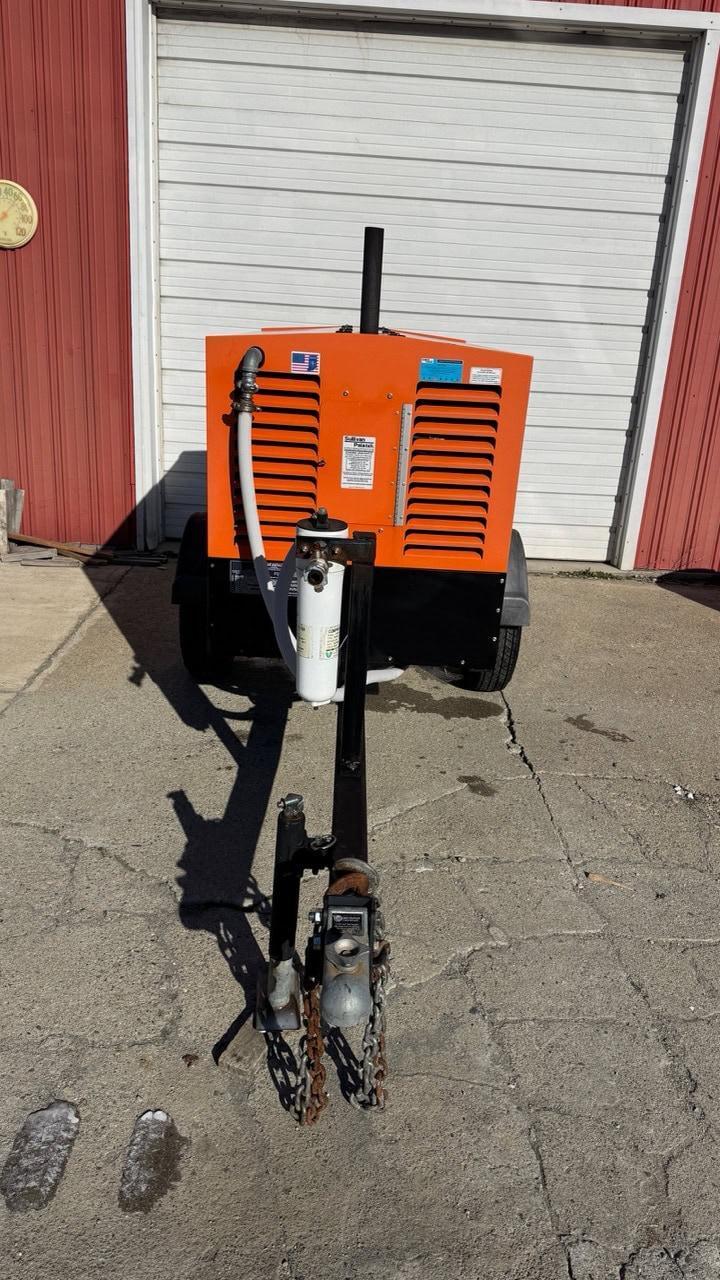 49 HP Sullivan Paletek D185 Portable Diesel Compressor- 185CFM @ 100 PSI