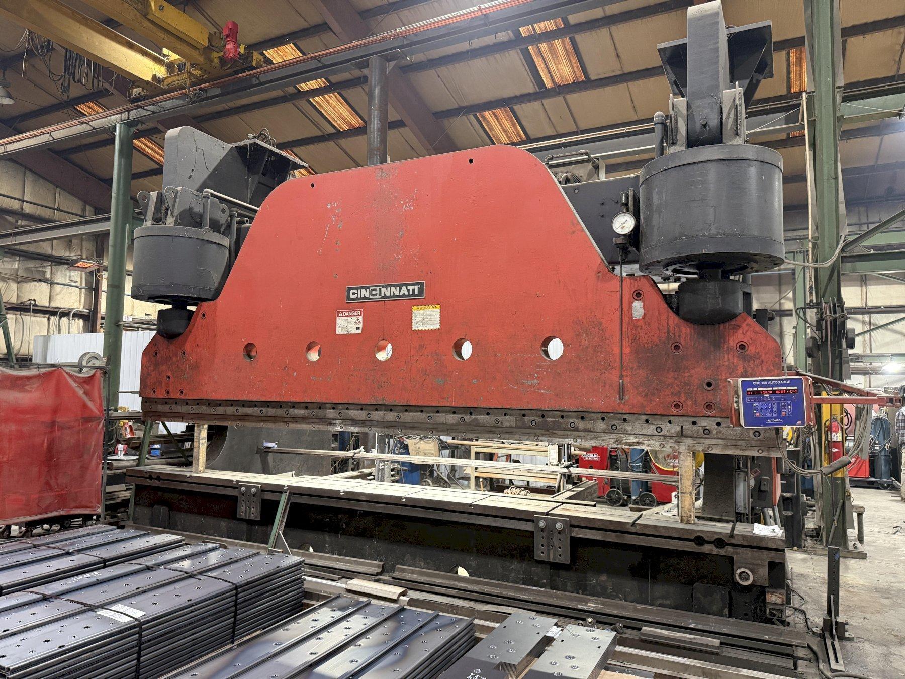 1250 TON X 20' CINCINNATI MODEL #1250HX16 HYDRAULIC PRESS BRAKE