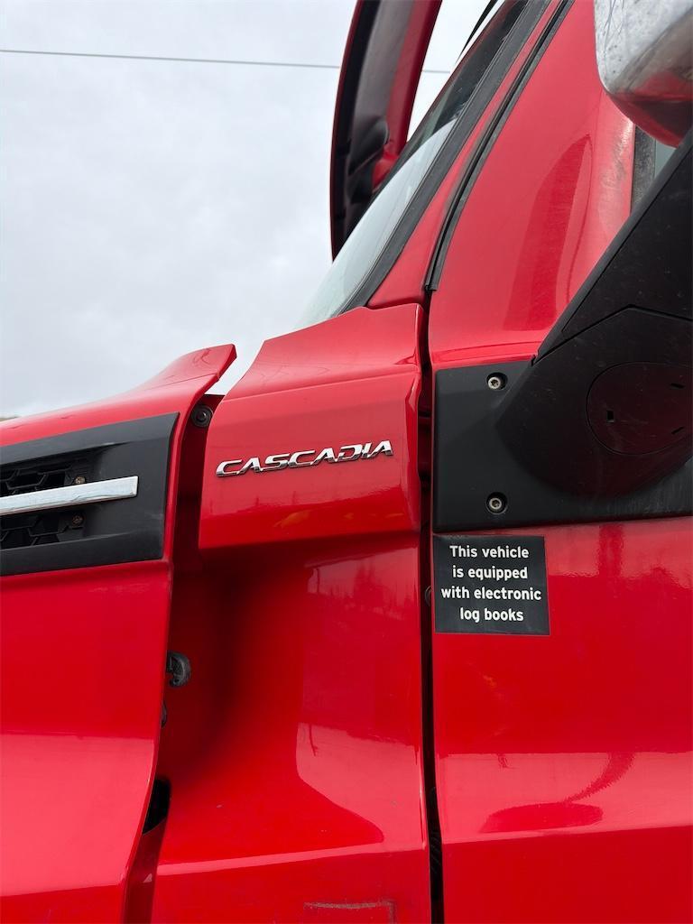 2020 Freightliner Cascadia 1FUJHHDV4LLLC1676