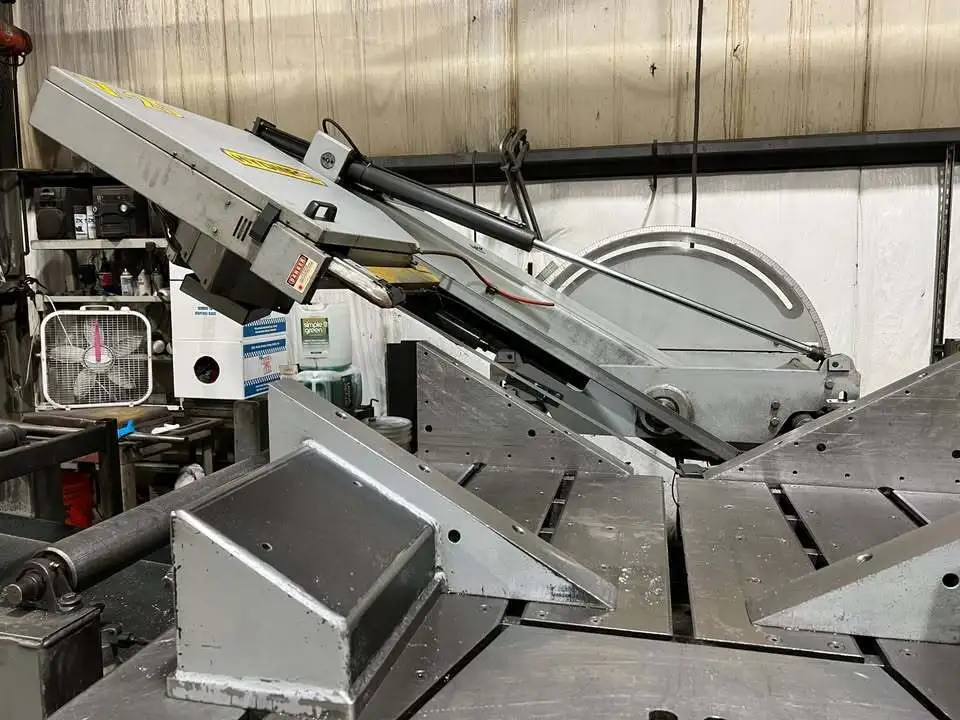 HYD-MECH V-25 VERTICAL SEMI-AUTOMATIC BAND SAW