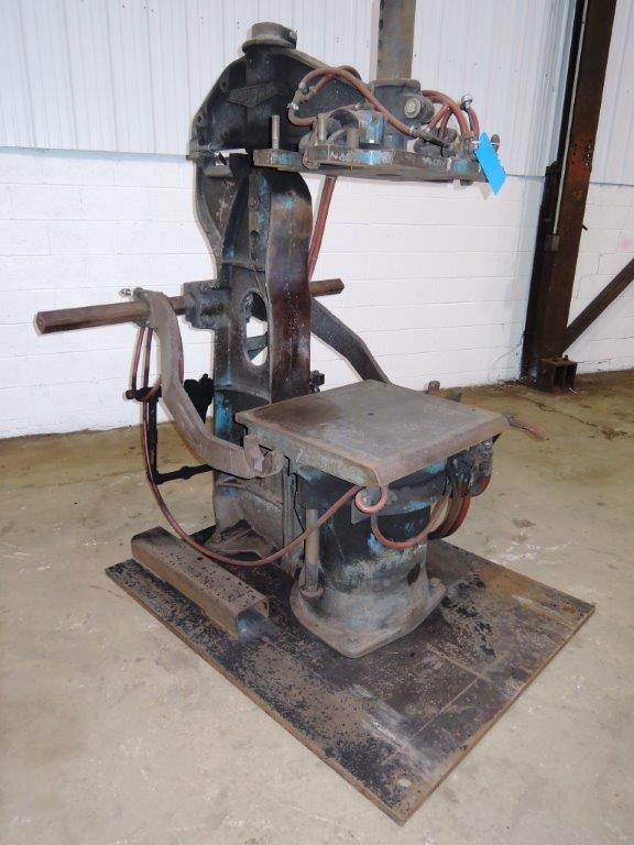 Osborn model 3161-12 rotolift molding machine s/n 14887-f without matchplate handler (this machine was removed from service)