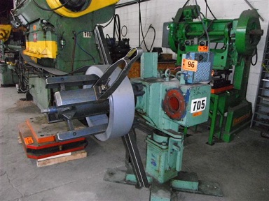 3,000 LBS. HYDRAULIC UNCOILER