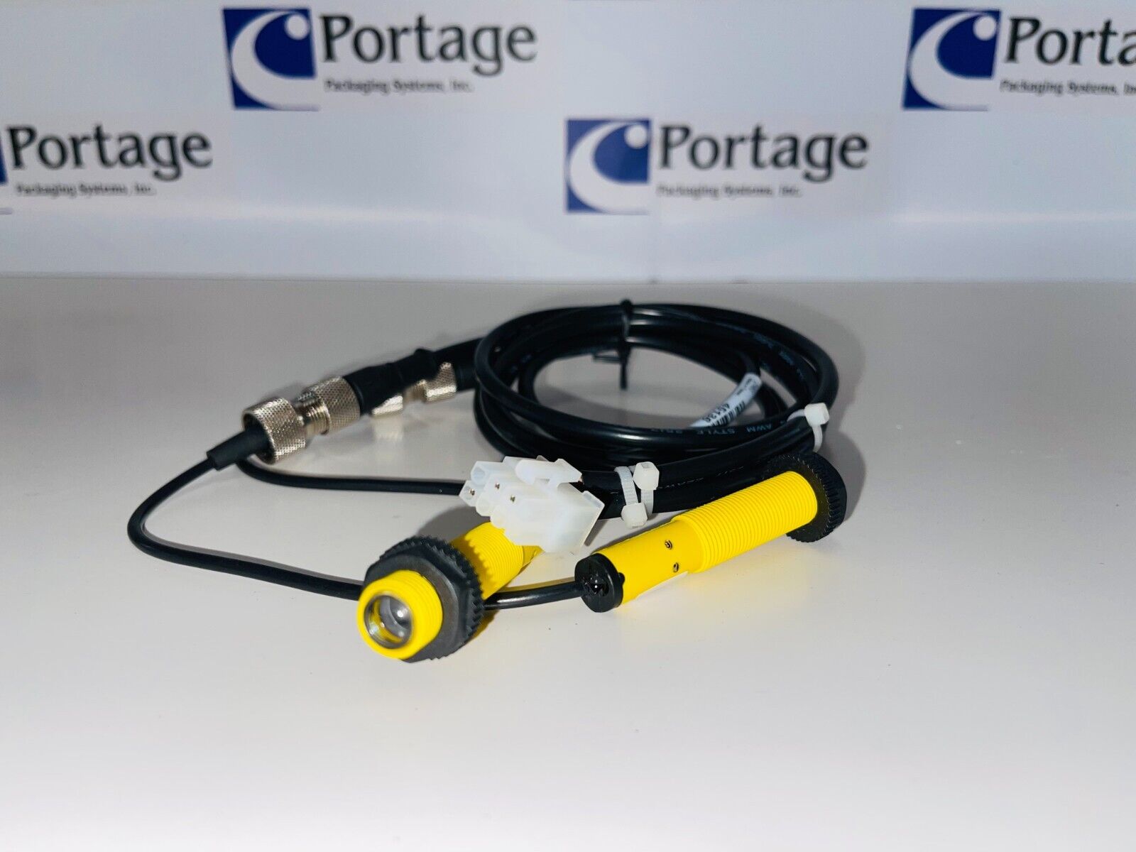25386A1 / 25387A1 Automated Packaging Systems Autobag Retrofit Kit. New Retrofit kit to convert the factory obsolete emitter and receiver ( 25386A1 / 25387A1 ).  on the HS-100 / HS-211 to a current pr