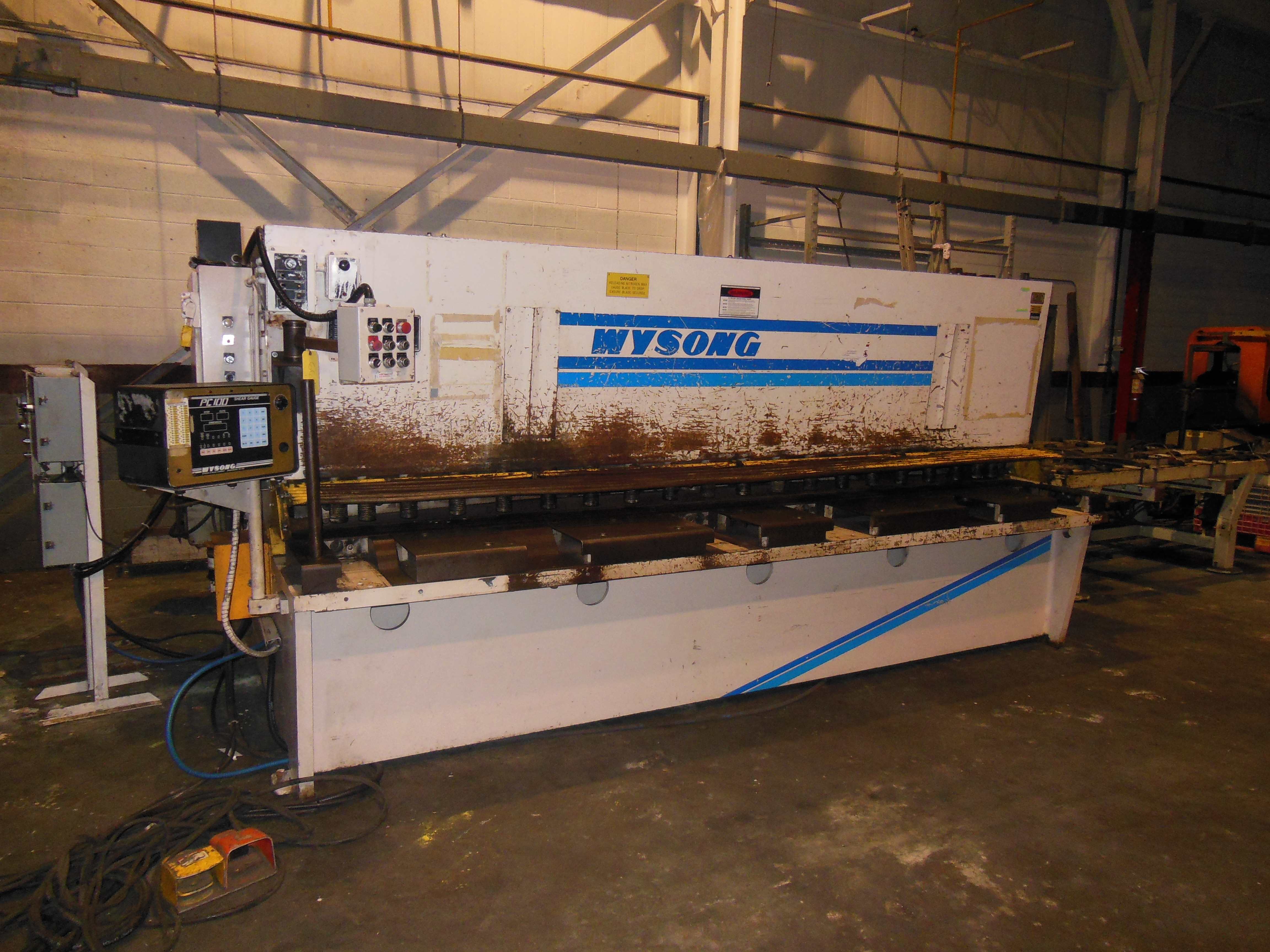 12' X 1/2 " WYSONG MODEL H-5012, HYDRAULIC POWER SQUARING SHEAR, 3 AXIS PROGRAMMABLE BACK GAGE, POWER TABLE, AUTO CONVEYOR STACK