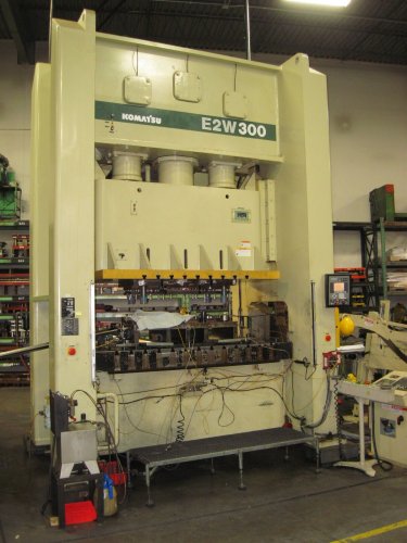 300 Ton KOMATSU E2W300 Straight Side Press