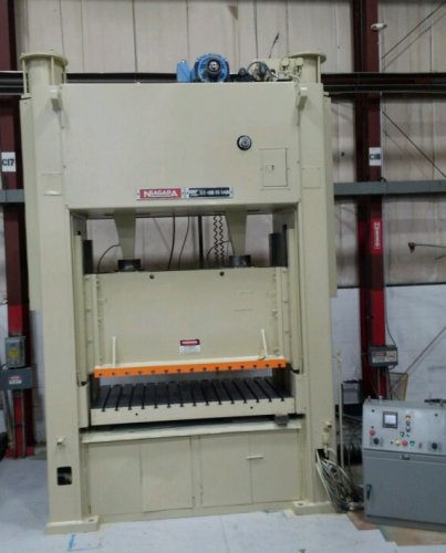 440 Ton CLEARING NIAGARA SE2-400-96-54UH Straight Side Mechanical Metal Stamping Press, New 1996