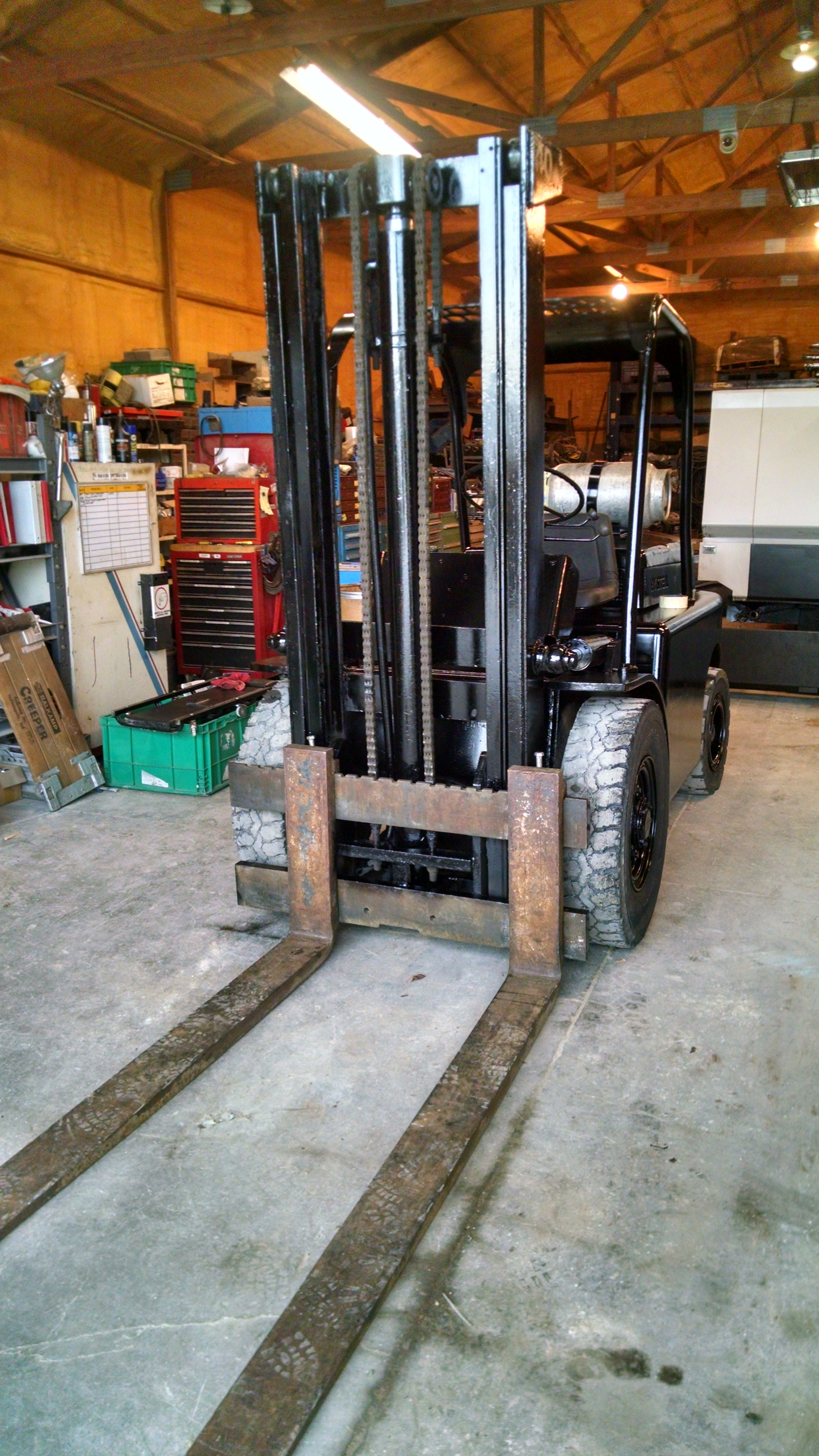 (1) PREOWNED HYSTER PNEUMATIC FORKLIFT UNIT# 40