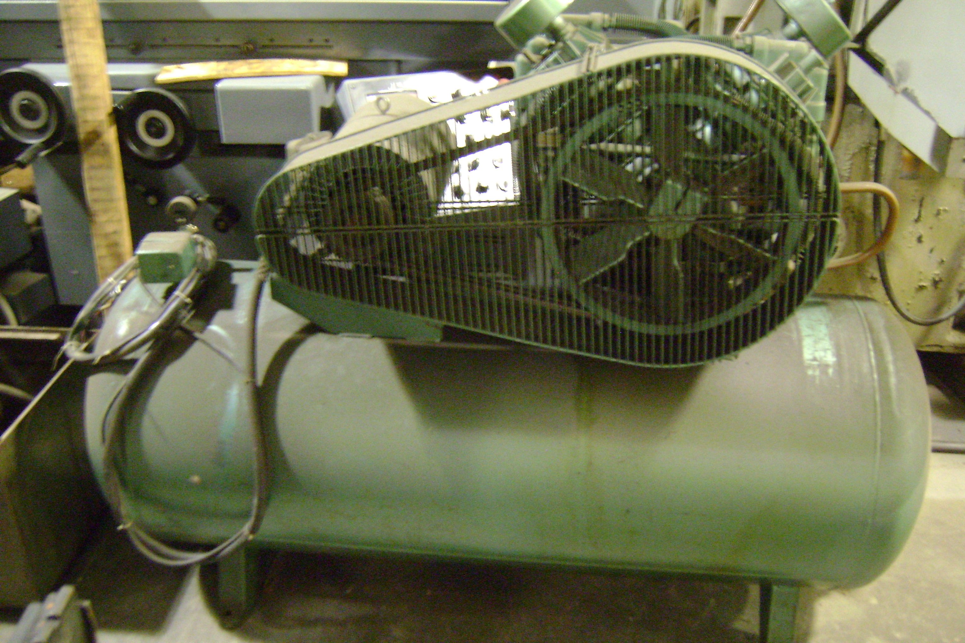 (1) PREOWNED SPEEDAIRE AIR COMPRESSOR