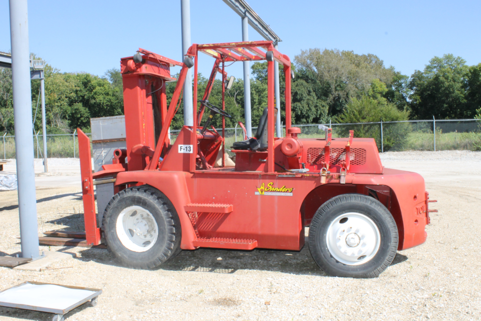 (1) PREOWNED TOWMOTOR YARD TYPE FORK TRUCK