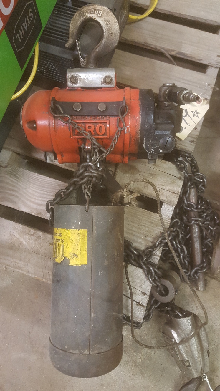 (1) PREOWNED INGERSOLL RAND ARO 1 TON AIR CHAIN HOIST, <br>MODEL #: 7775D,<br>S/N: 2983M78