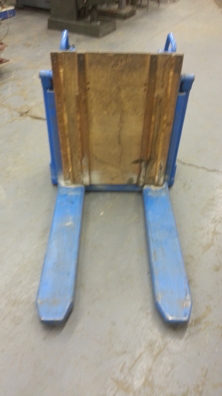 (1) PREOWNED BISHAMON ELECTRIC PALLET JACK, MODEL MTL/40/DC, S/N: MTL0103001, YEAR 2003