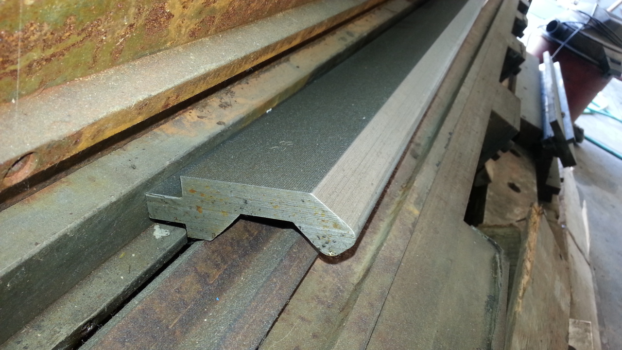 (1) PREOWNED GOOSENECK RADIUS PUNCH