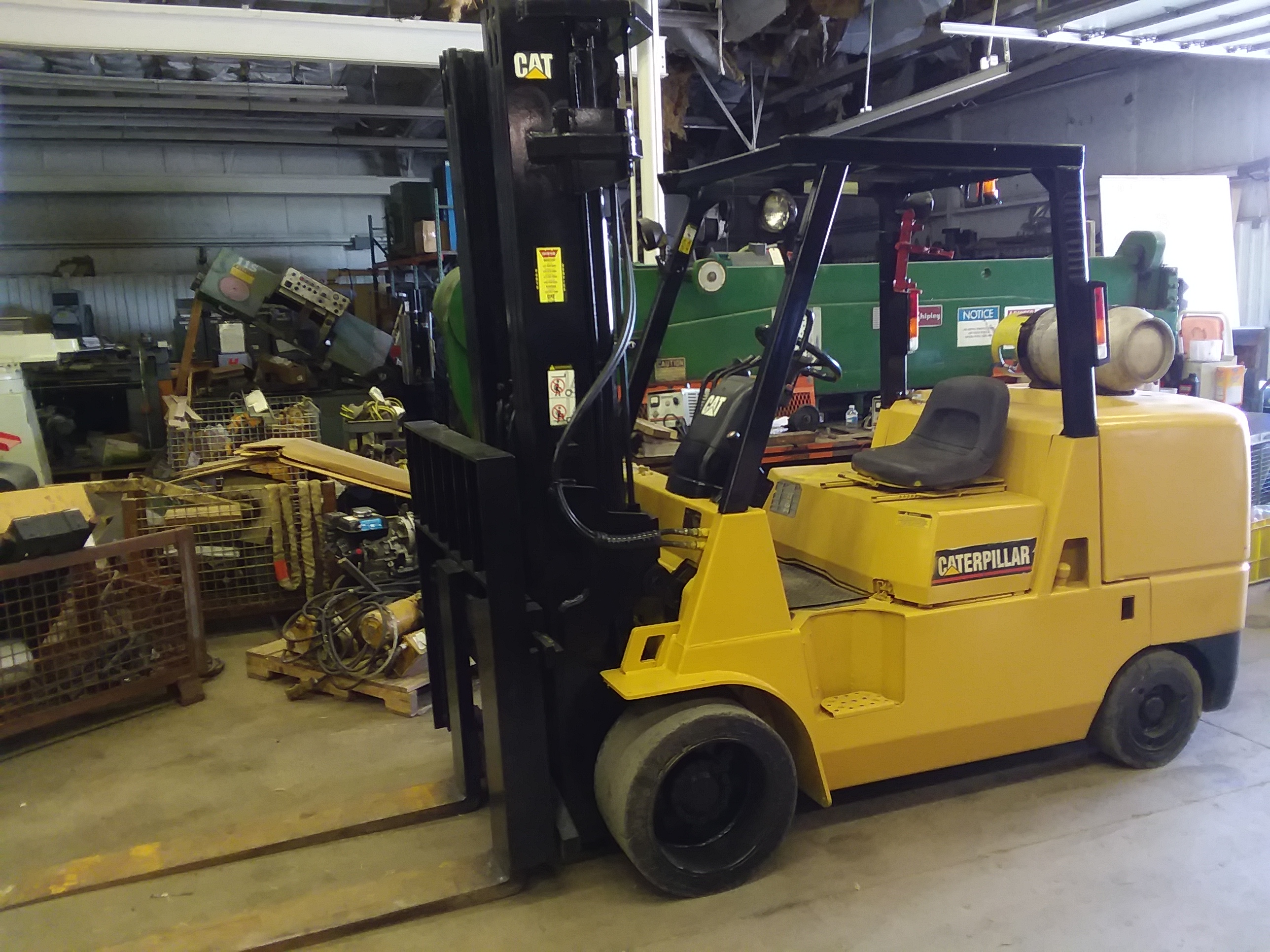 1 - PREOWNED CATERPILLAR 12000 LB LP FORKLIFT