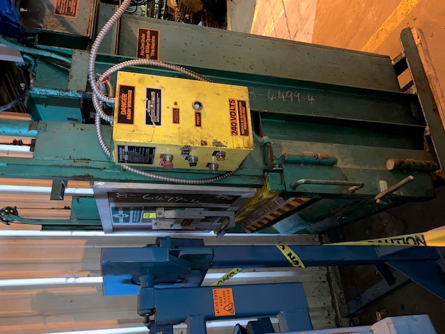 1 - PREOWNED LOAD KING 30 in  X 36 in  DOWN ACTING HYDRAULIC VERTICAL BALER, MODEL #: V3630, S/N: 6860