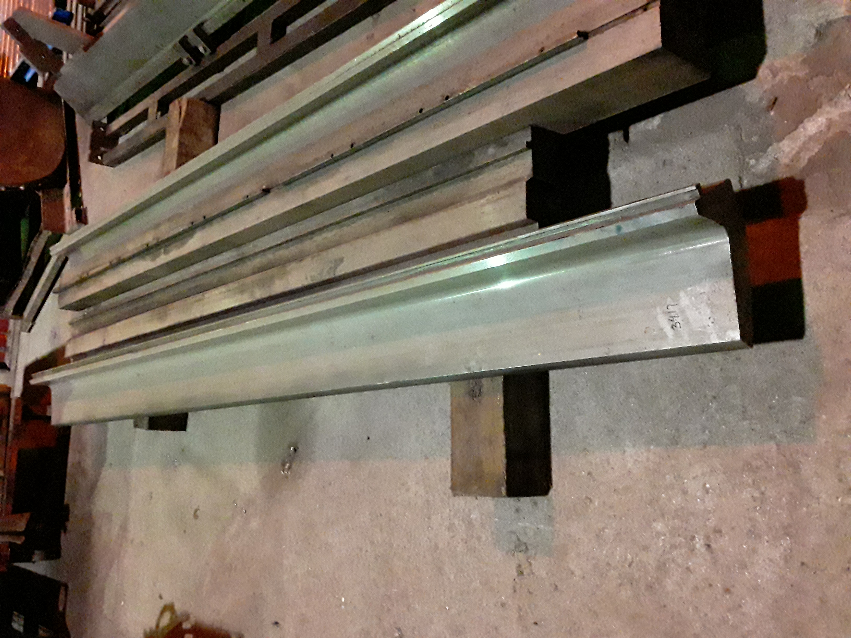 (1) PREOWNED GOOSENECK PUNCH, 5 in WIDE X 120 in LONG X 9-1/4 in TAL, TIP 1-1/2 in