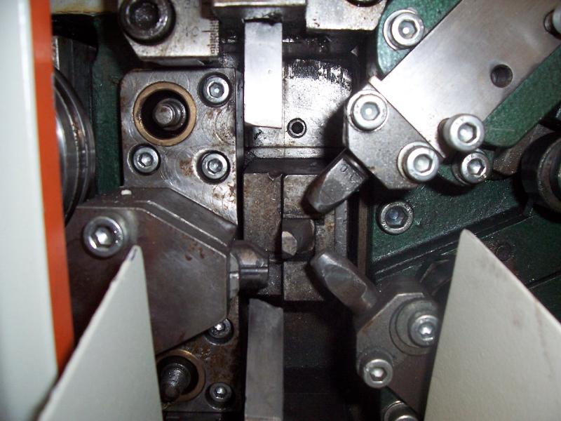 HACK UFE-4 CNC SPRING COILING & BENDING CENTER