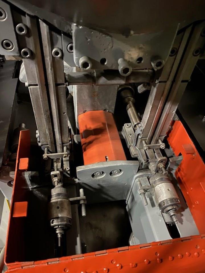 SHIMAZU SUPER 3F TWIN SPINDLE NUT TAPPING MACHINE