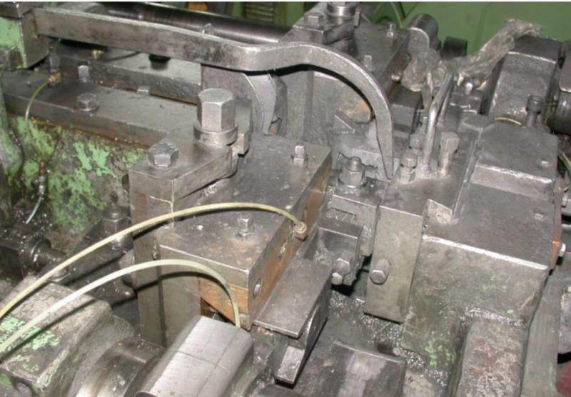 KAYSER 1DIE 2BLOW SPIKE NAIL HEADER