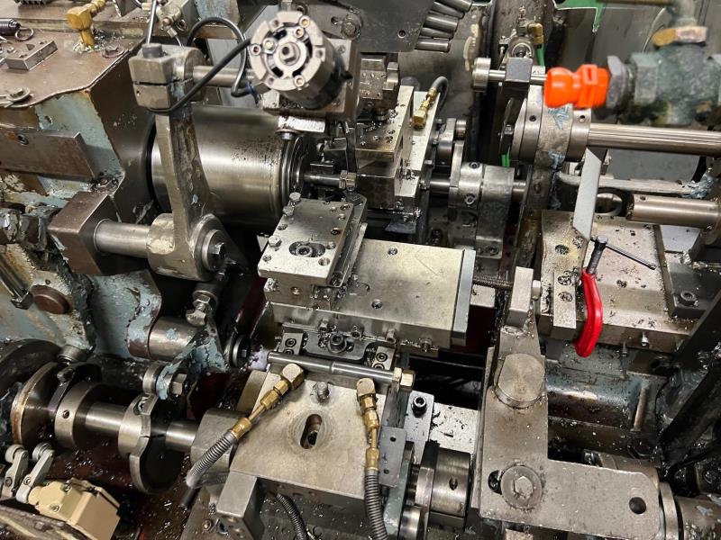 TOWA 4AD JAW TYPE SHAVER MACHINE