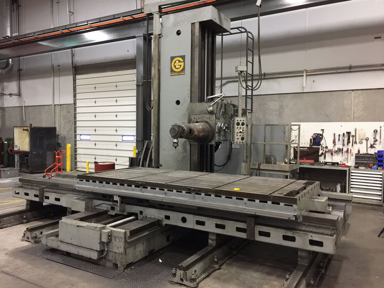 5" GIDDING & LEWIS 70-H5-T, 72" X 144" TABLE, 96" VERT., 132" X, 65" CROSS, 36" SPINDLE, 40 HP, 50 TAPER, 1,020 RPM, DIGITALS, RIGHT ANGLE HEAD, IN PLANT/UNDER POWER