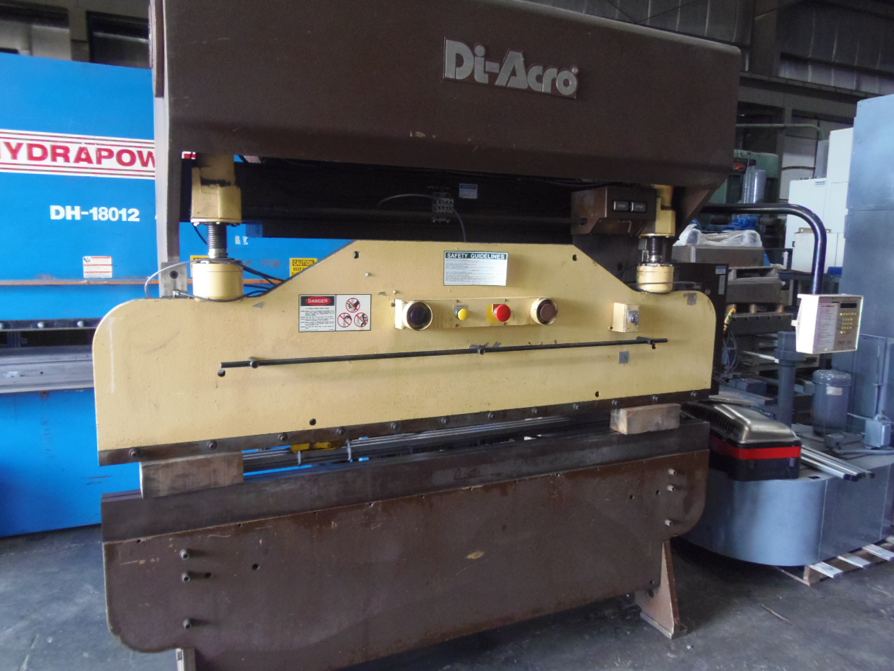 75 TON X 8'4/6'6" DIACRO, AUTOGAUGE CNC 99 WITH G24 BACK GAUGE, 1987, FLUSH MOUNT