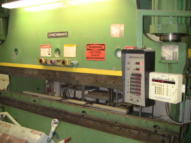 350 TON CINCINNATI, 14' OA, 12'6" BETW., 350FM/12, LIGHT CURTAINS, 12" STROKE, 24" AUTOMEC AUTOGAUGE 300