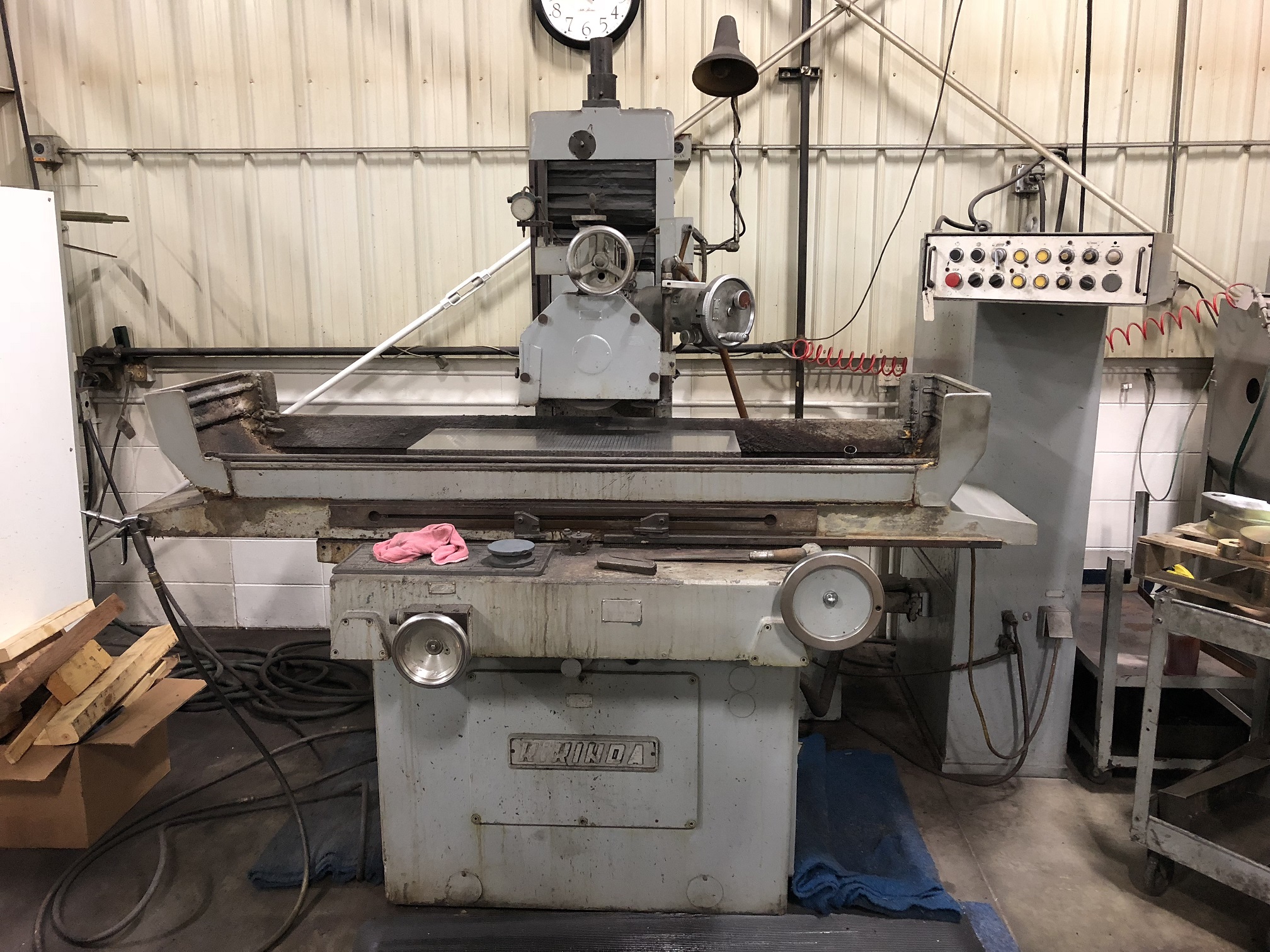 12" X 31" KIKINDA URB-750A, 12" X 32" MAGNETIC CHUCK, WHEEL DRESSER, COOLANT SYSTEM, PUSH BUTTON CONTROL