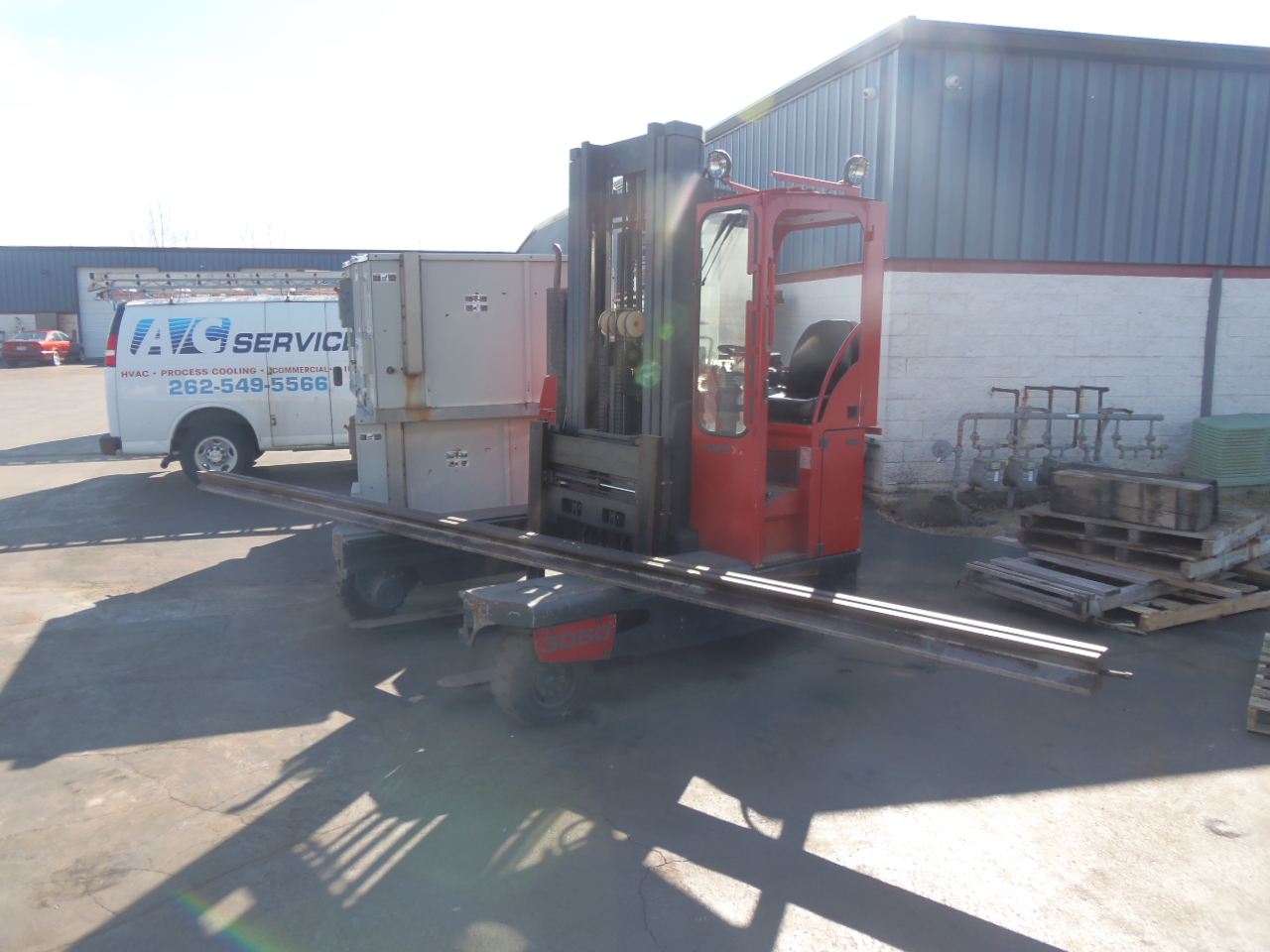 10,000 LB HUBTEX DQ40/3050, 3 WHEEL ALL DIRECTION, RUNS SIDEWAYS AND STRAIGHT, 2008, 1500 HOURS